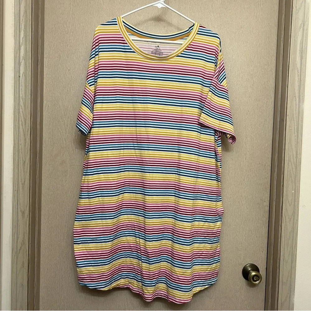 ☀️Rainbow Striped Women’s Sleeper Dress - Size L/XL pockets - Secret Treasures